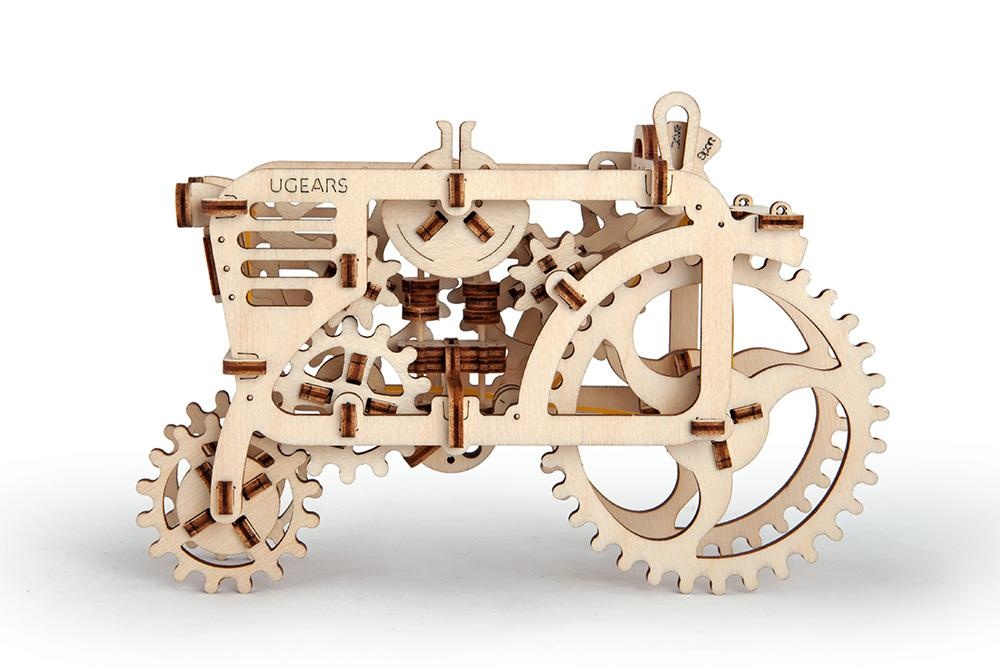 UGEARS Traktor